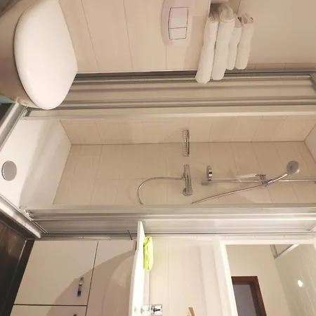 Haus Laura 4 דירה בוסום